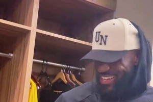 詹姆斯谈第一次带女儿朱莉客场之旅 ：“她期待下一次旅行！